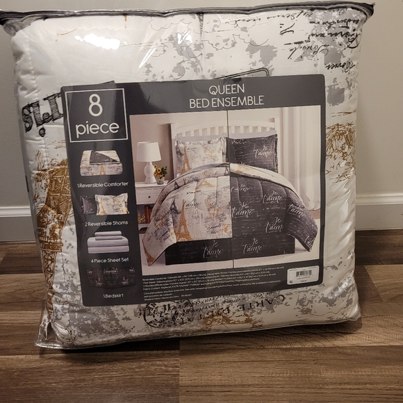 Paris 8pc Queen comforter set- New - Picture 6 of 6
